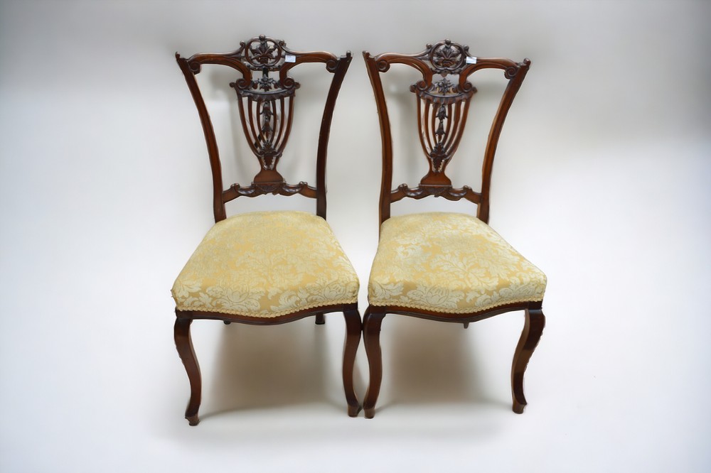 Two matching pairs of Victorian parlour/bedroom chairs in mahogany.