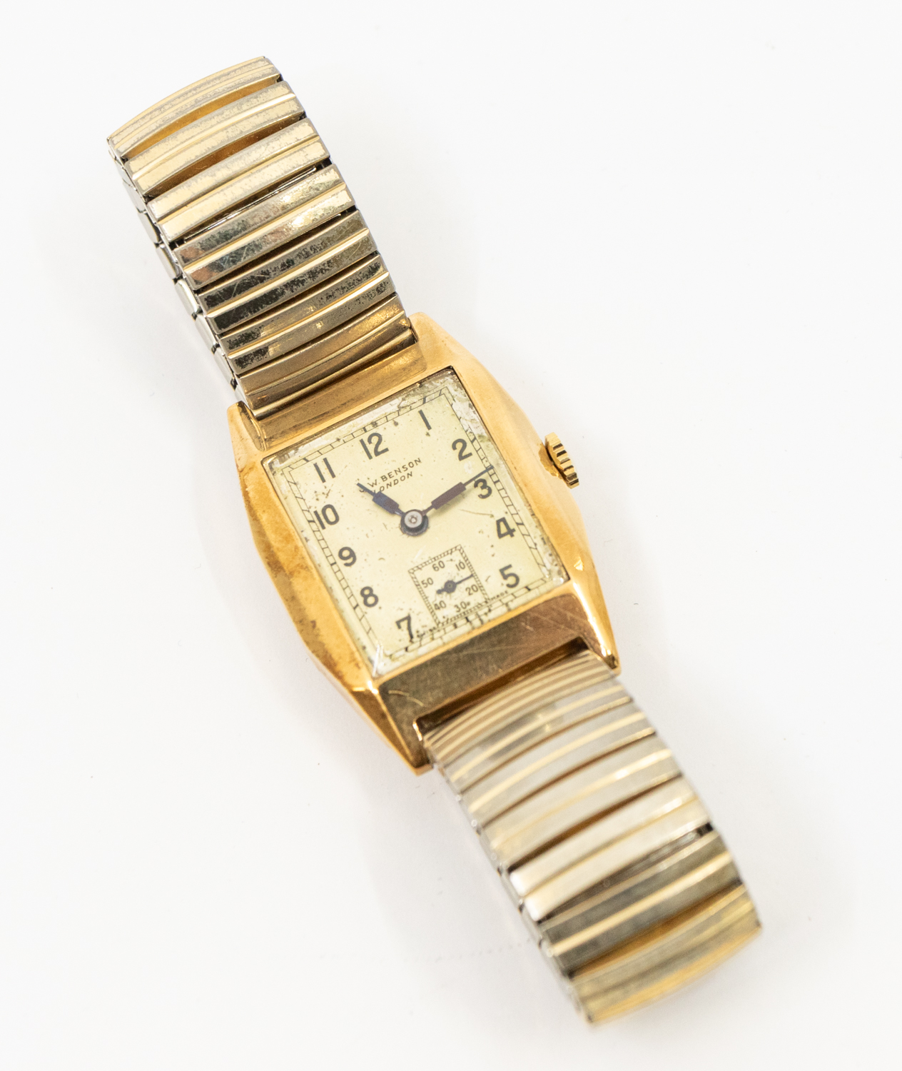 A J.W Benson 9ct gold cased gents 1930's wristwatch, comprising a rectangular champagne dial with - Bild 3 aus 4