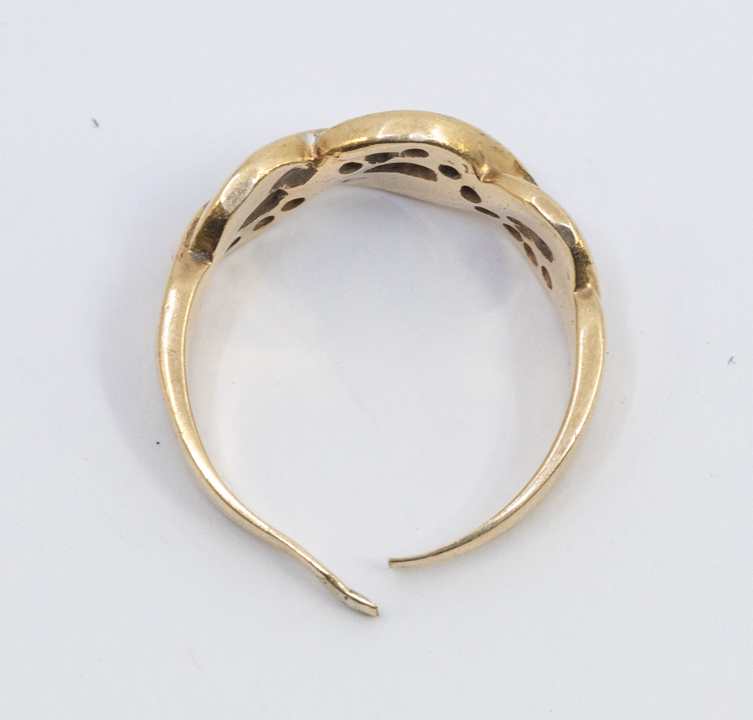A cubic zirconia set 14ct gold ring a/f cut through, total gross weight approx 4.3gms - Image 2 of 2