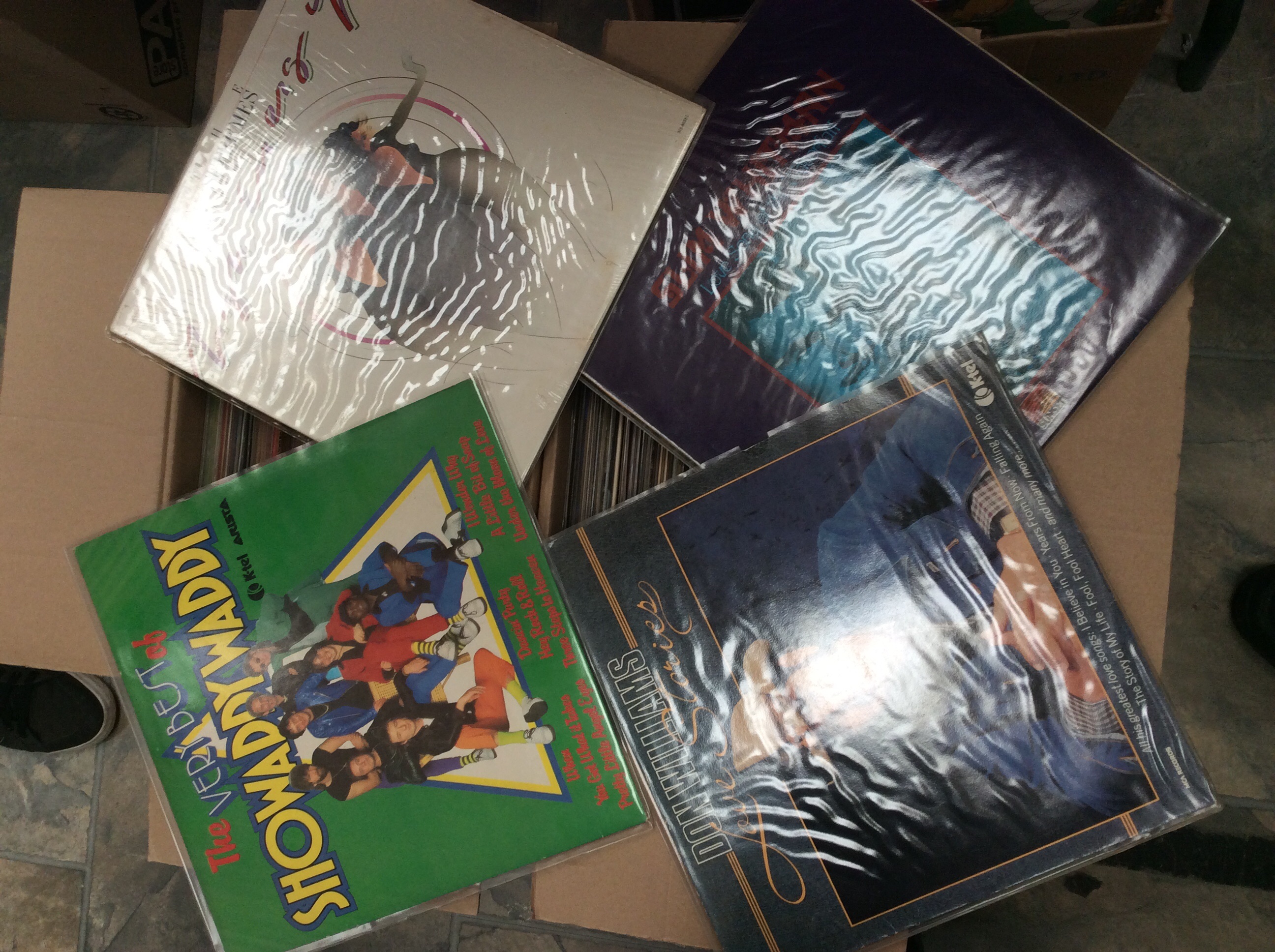 Two boxes of LPs to include Showaddywaddy, Hurricane Smith, The Spinners etc, 70s/80s. - Bild 2 aus 2