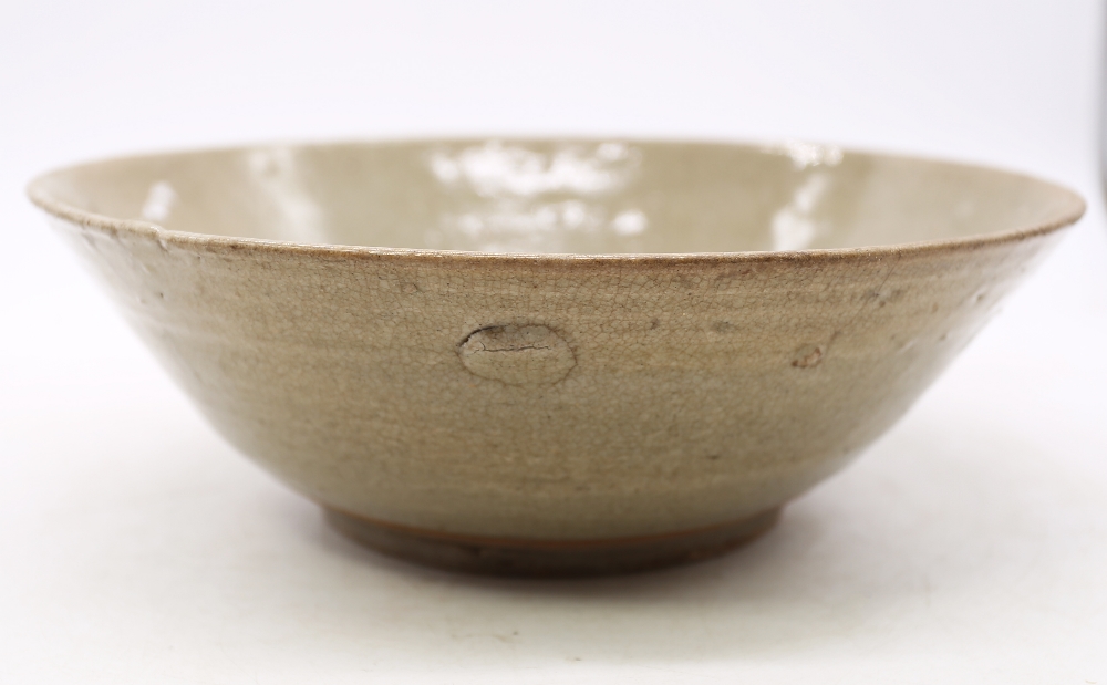 Two Chinese provincial possibly Swatow large glazed earthenware bowls, one plain, one decorated with - Image 6 of 7