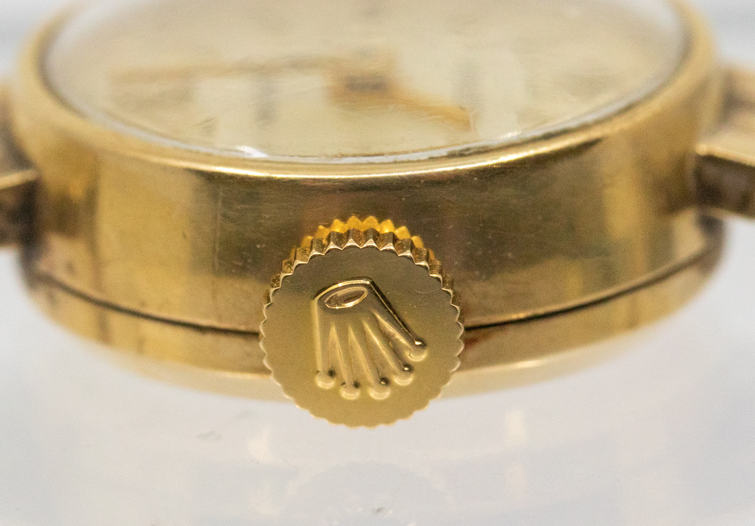 Rolex: a Ladies 9ct gold vintage Rolex wristwatch, comprising a round silvered signed dial with - Image 5 of 6