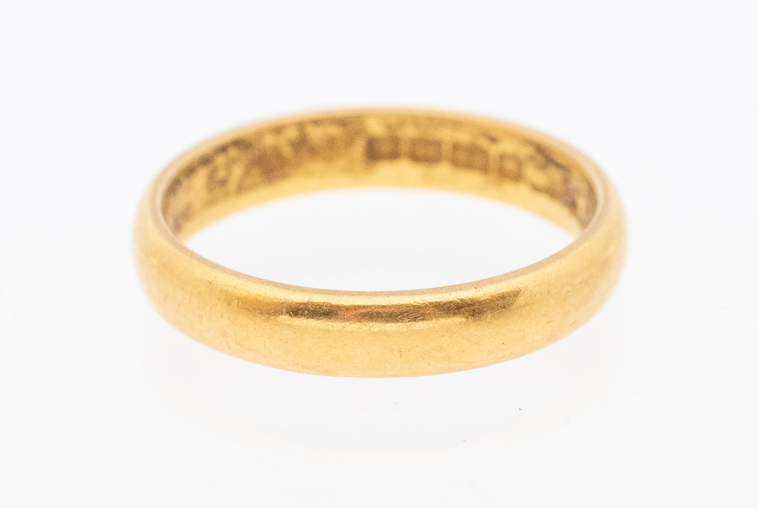 22ct gold wedding ring, width approx 3mm, size O, weight approx 4.8gms