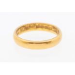 22ct gold wedding ring, width approx 3mm, size O, weight approx 4.8gms