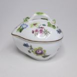 A Meissen porcelain leaf shaped trinket box with cover.  Date;19th century Size; height 9.5cm