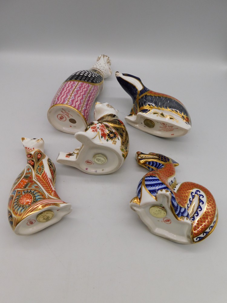 Four unboxed Royal Crown Derby paperweights - Dragon, Bear, Royal Cat and Cat - and a boxed Badger - Image 3 of 3