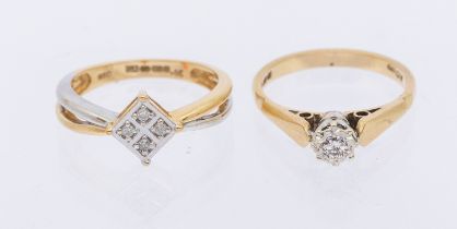 A diamond set two tone 9ct gold ring, comprising a white gold square top grain set with four