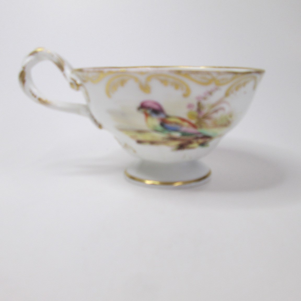 Two teacups hand painted with exotic birds in flight,  pattern 3/608 by John Randall attributed to - Image 4 of 4