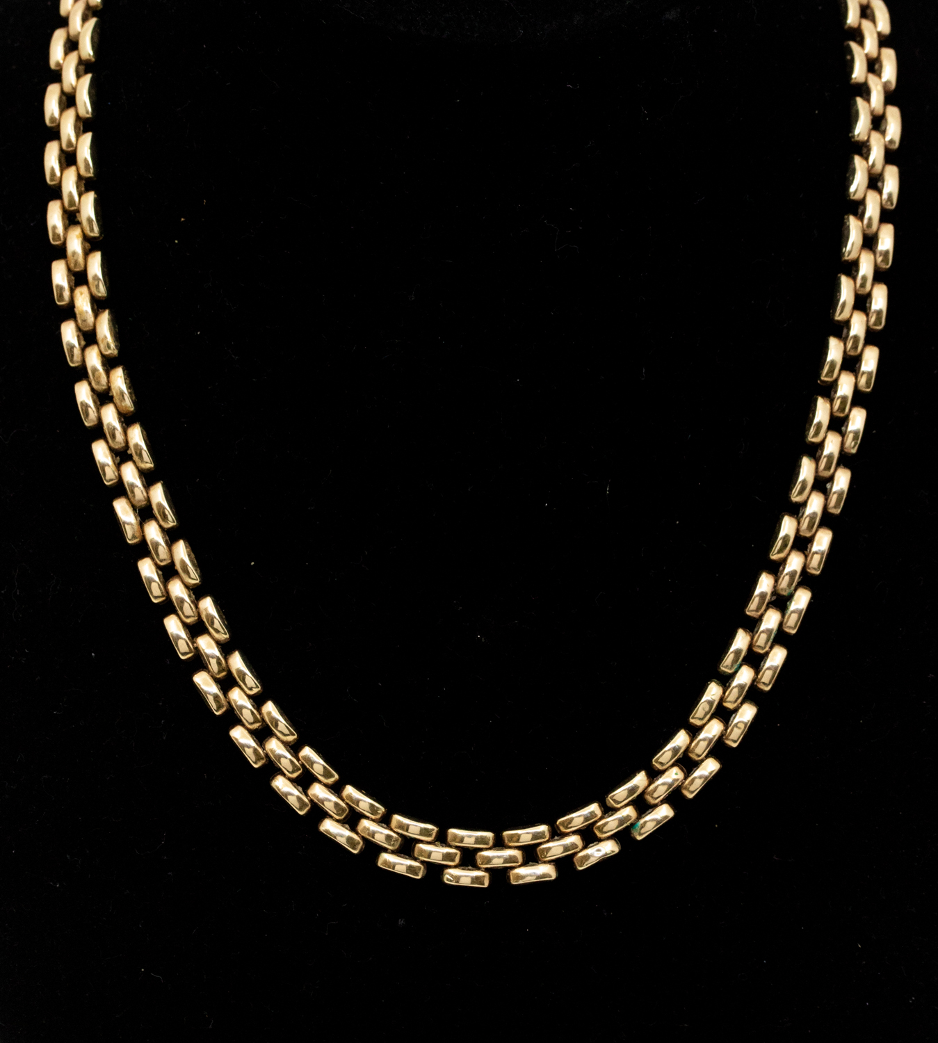 A 9ct gold brick link collar chain necklace, width approx 6mm, length approx 51cm, weight approx