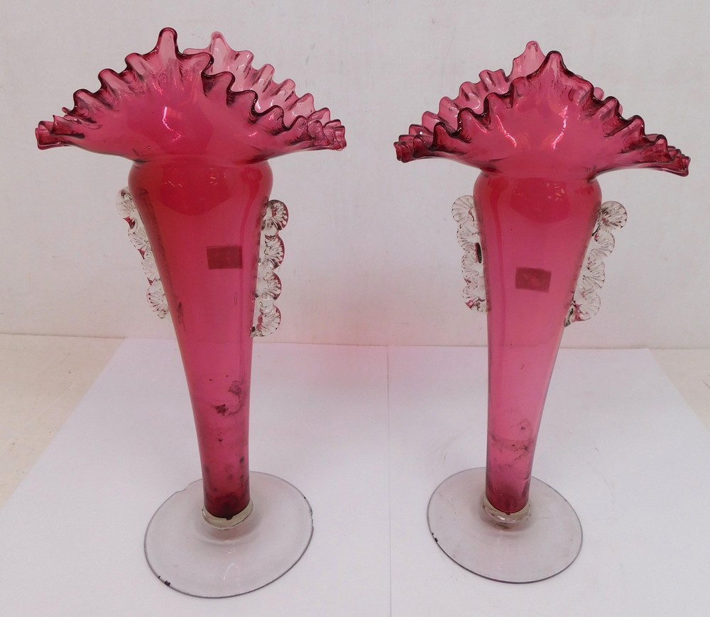 A pair of cranberry early 20th century glass vases, chipping to rim - Image 2 of 3