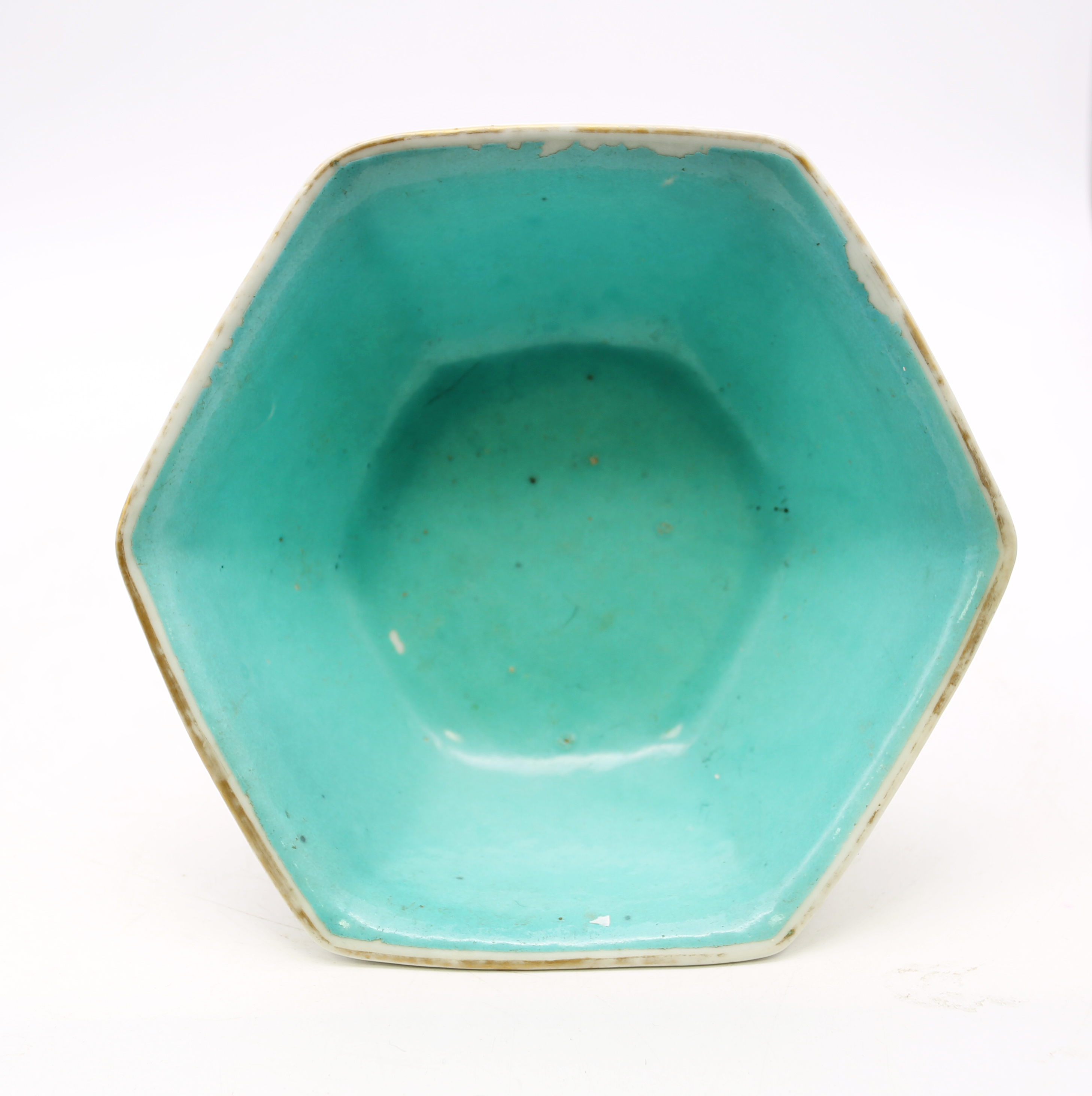 A Chinese polychrome porcelain bowl, late 19th century, comprising a hexagonal form, decorated - Image 4 of 6