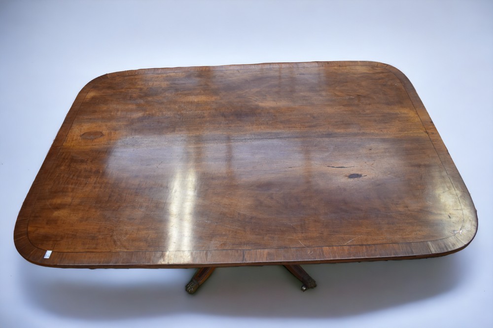 A Regency tilt top table in mahogany - Bild 3 aus 10