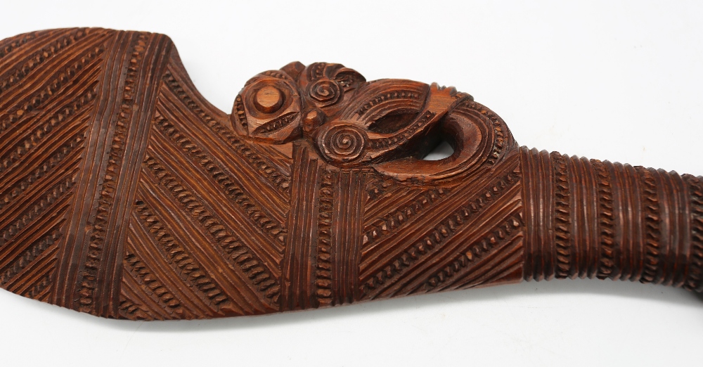 A late 20th century New Zealand Maori carved "Wahaika" hand club, approx 36cm long - Image 3 of 5
