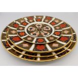 Royal Crown Derby - A collection of Old Imari 1128 plates to include one dinner plate, 1 salad