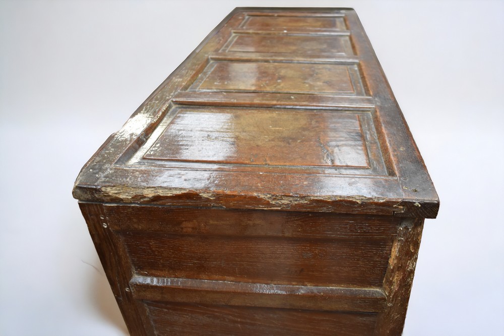 An early 18th Century solid English oak panelled coffer with initials and date carved to front - Image 7 of 7