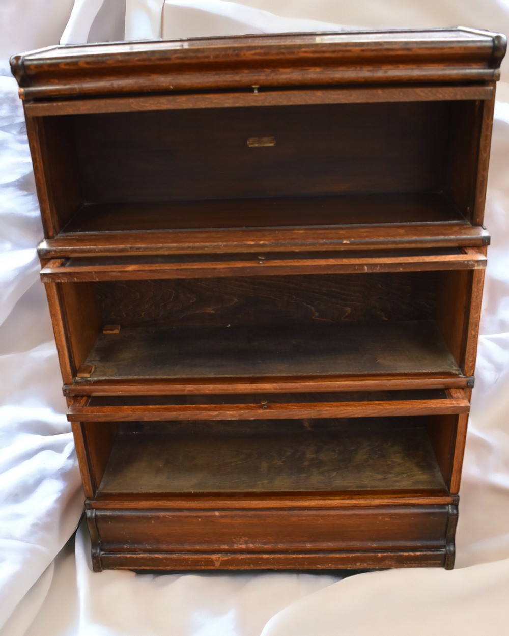 The Globe Wernick Co Ltd of London early 20th Century oak three glazed bookcase with label, in great - Image 2 of 3