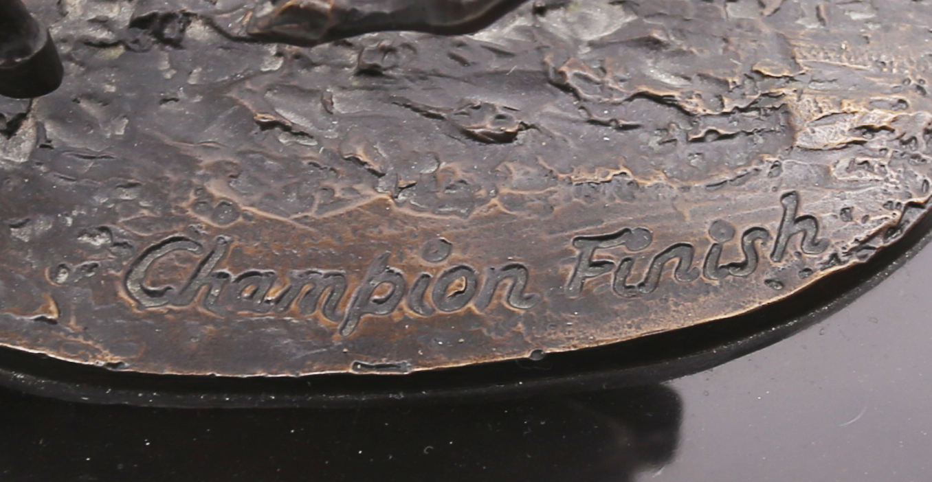 A limited edition David Cornell 1985 bronze sculpture of Lester Piggott on 'Champion Finish'. - Image 5 of 6