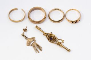 A collection of gold jewellery to include  amethyst and pearl set 15ct gold bar brooch, length