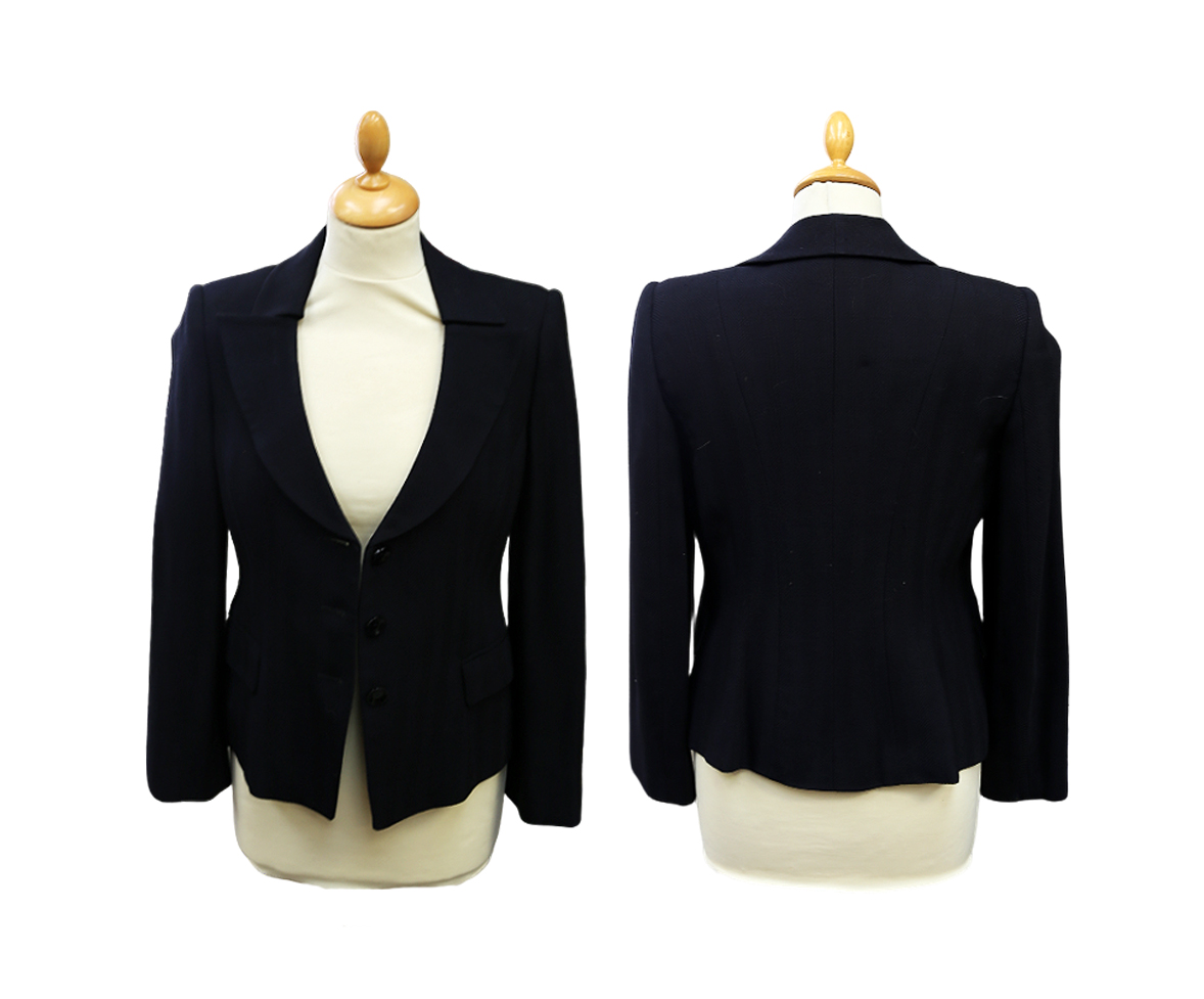 A classic Armani navy wool jacket, size 42 (Euro), low cowl collar with reveres, fully lined, 3