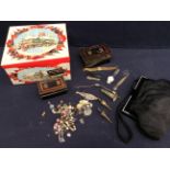 A mixed collectors lot to include; a black celluloid framed evening bag with paste stones, clip