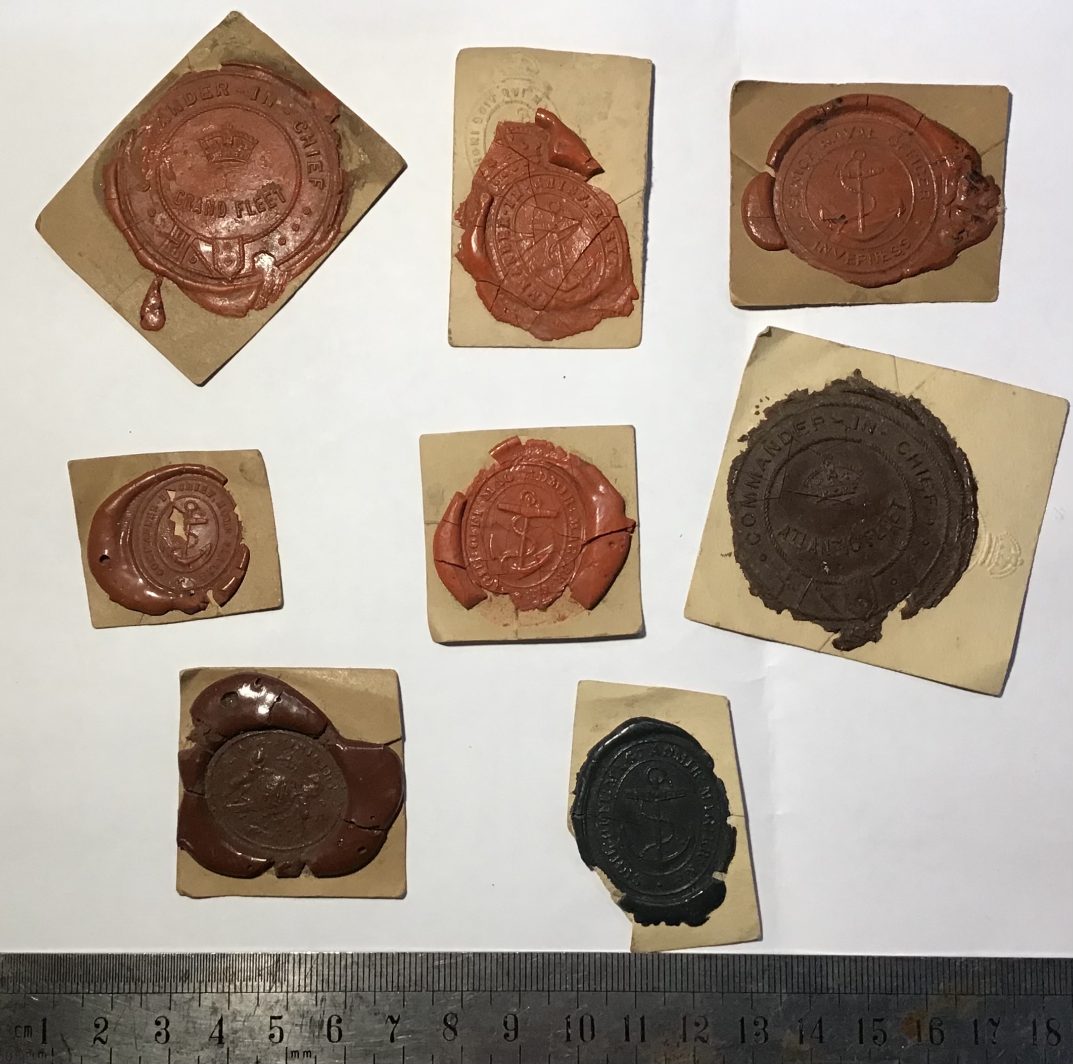 A Collection of late Victorian - Edwardian Royal Navy Admiral wax Seals for official - Image 2 of 2
