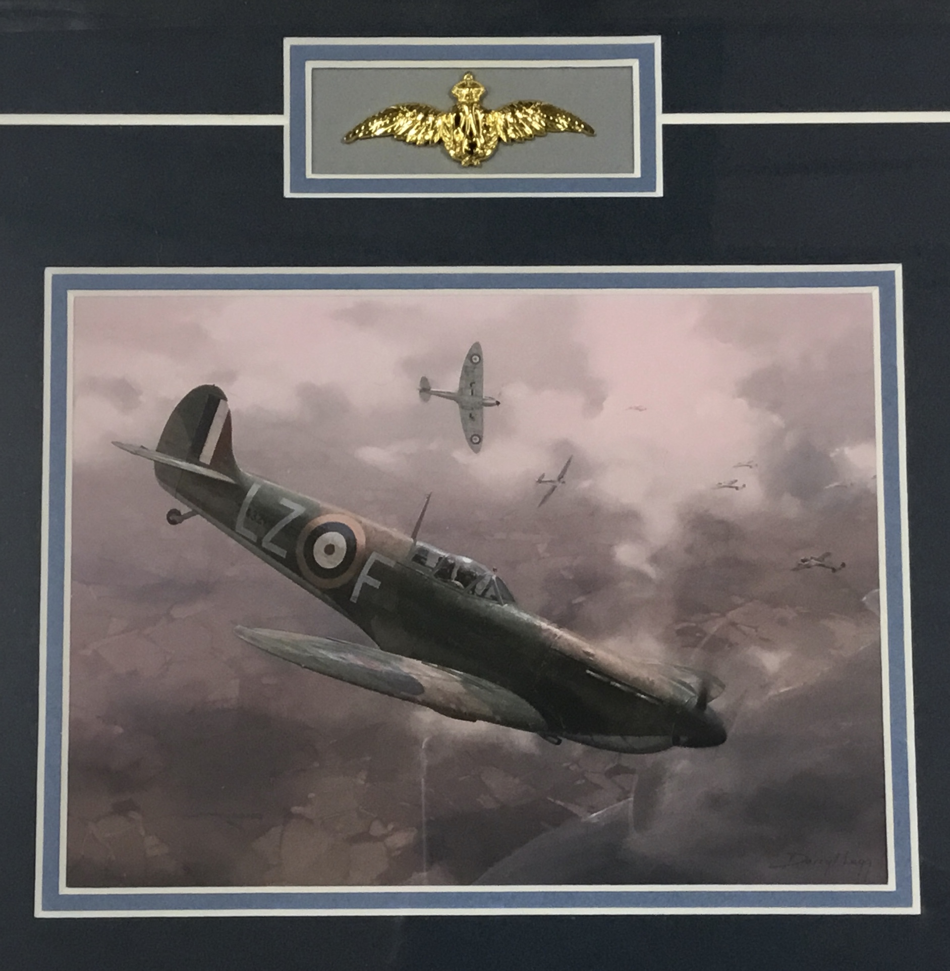 A good quality framed and glazed print of a WW2 Spitfire fighter aircraft, with facsimile - Image 3 of 5