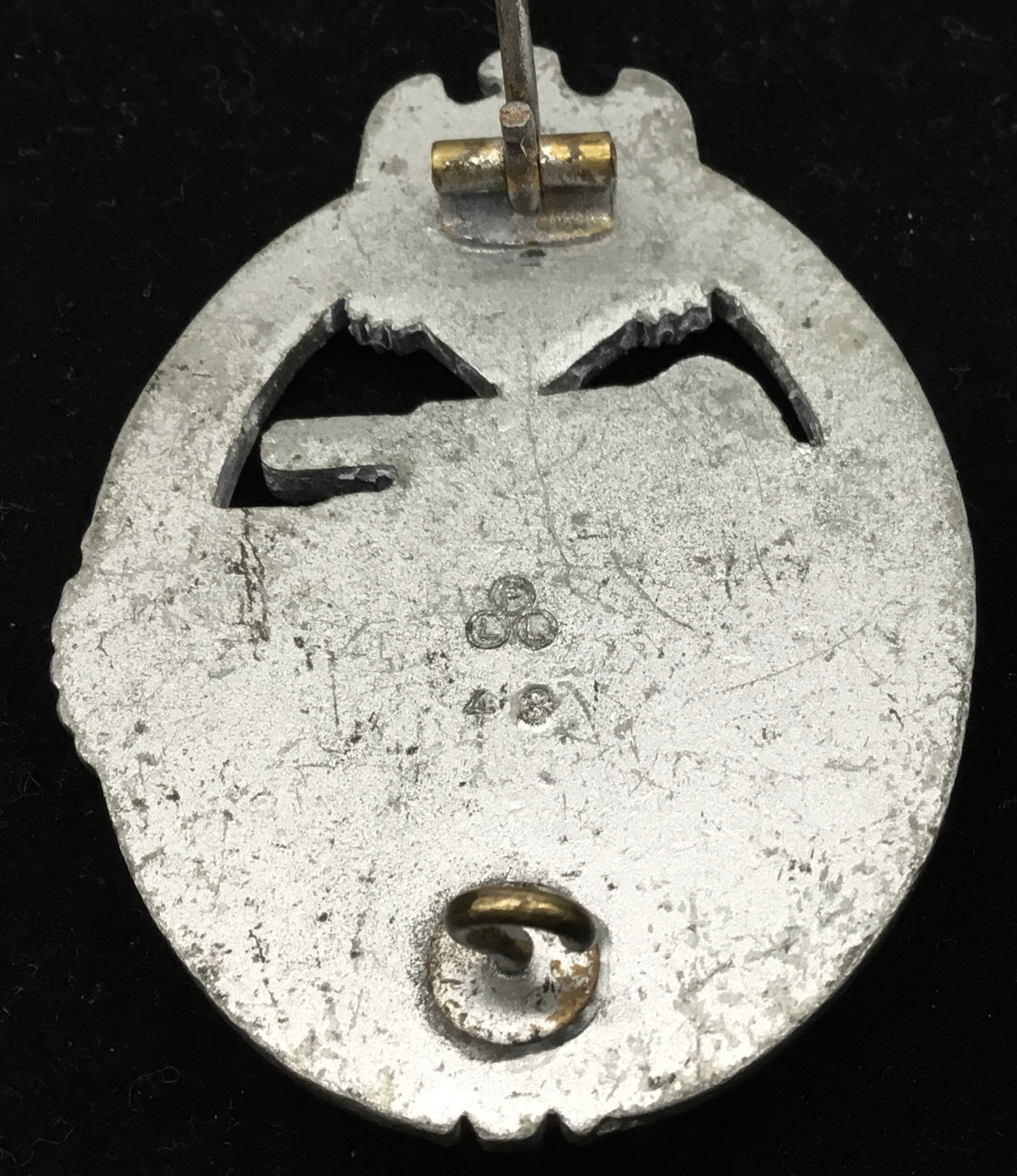 A WW2 German silver grade panzer assault badge by Friedrich Linden, Lüdenscheid. Marked FLL 43 to - Image 7 of 9