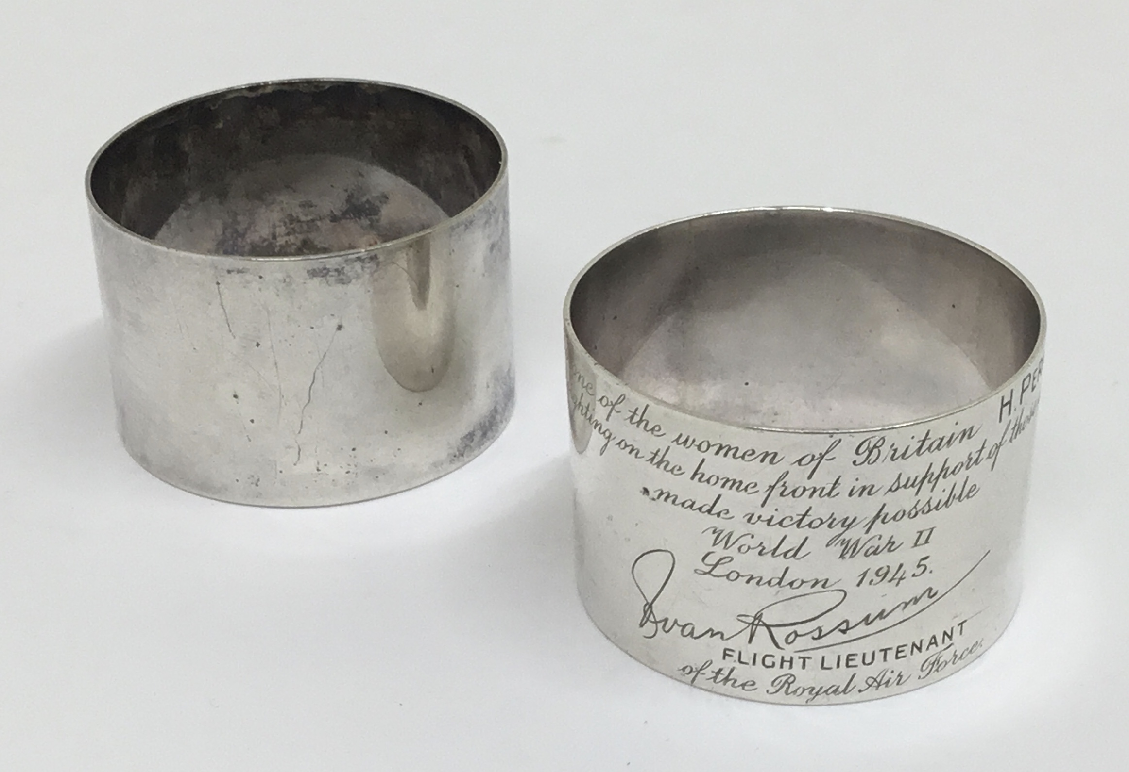 An unusual WW2 era R.A.F related sterling silver napkin ring, apparently gifted by a Flight - Image 3 of 4