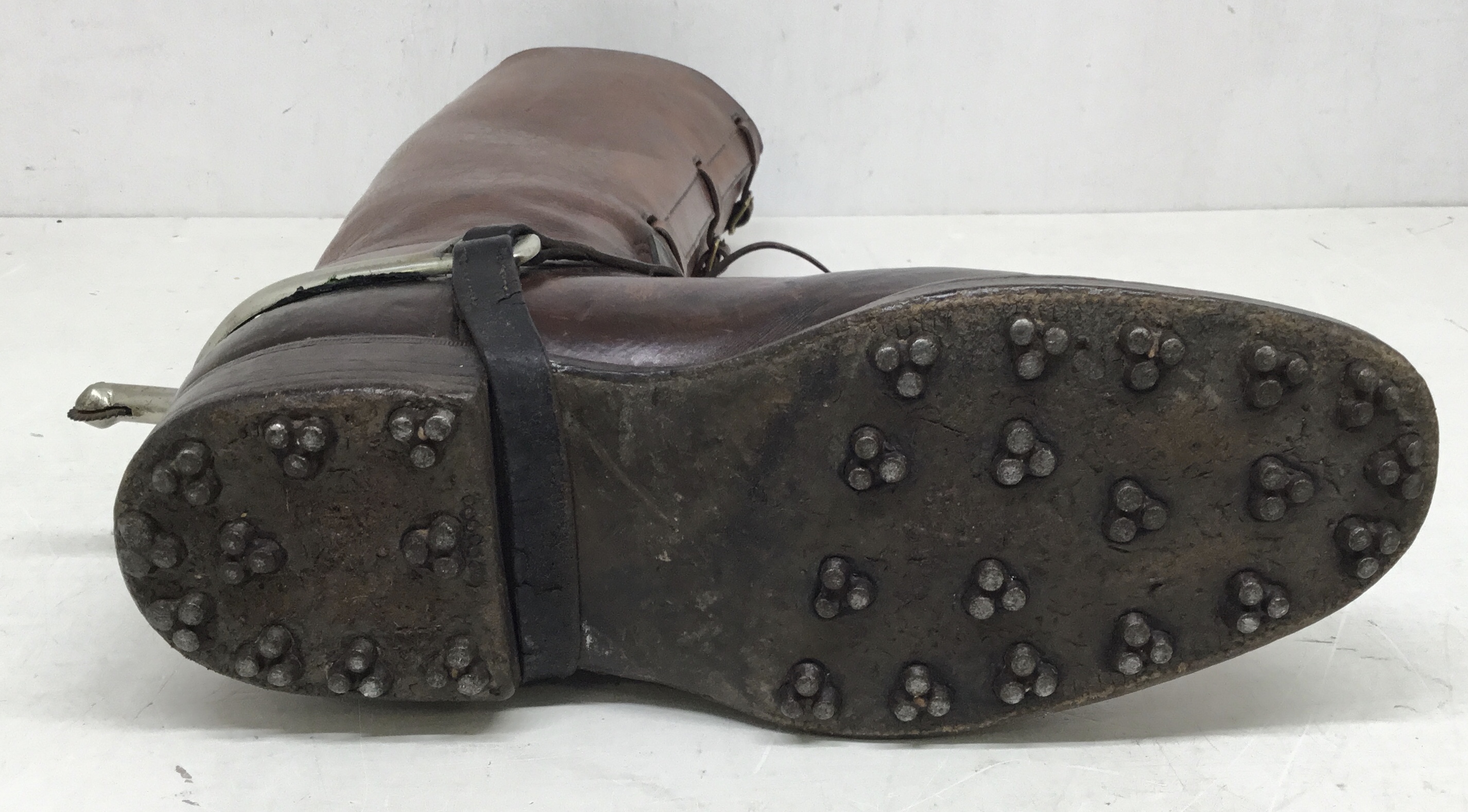 A fine quality pair of WW1 cavalry officers riding boots, by repute, once worn by the Canadian - Bild 13 aus 13