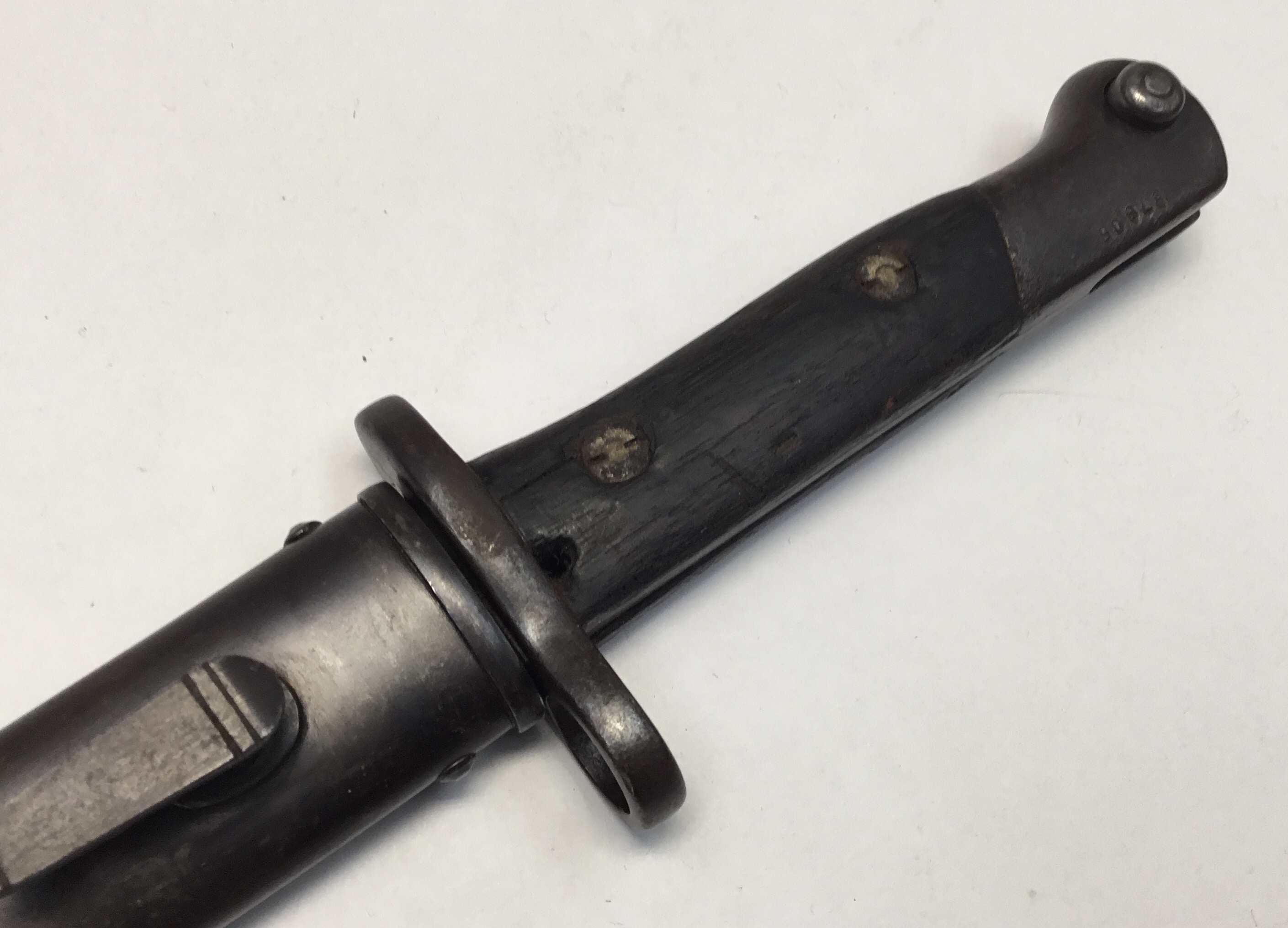 A Portuguese Mauser-Verguiro M1904 pattern bayonet with scabbard. Makers mark for the German - Image 2 of 5