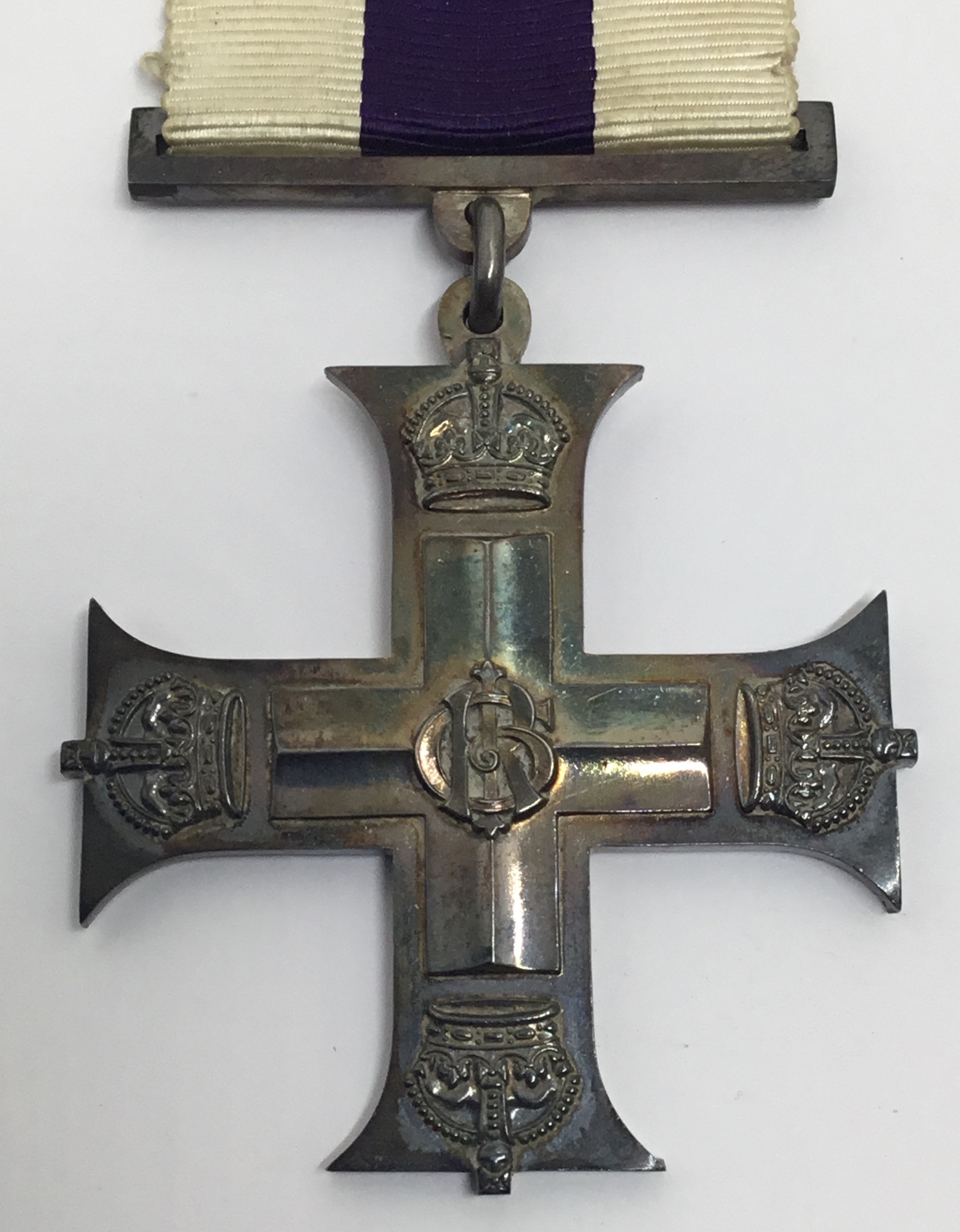 A WW1 Military Cross, in an original maroon leather fitted case. Correct stepped suspension bar, and - Image 4 of 6