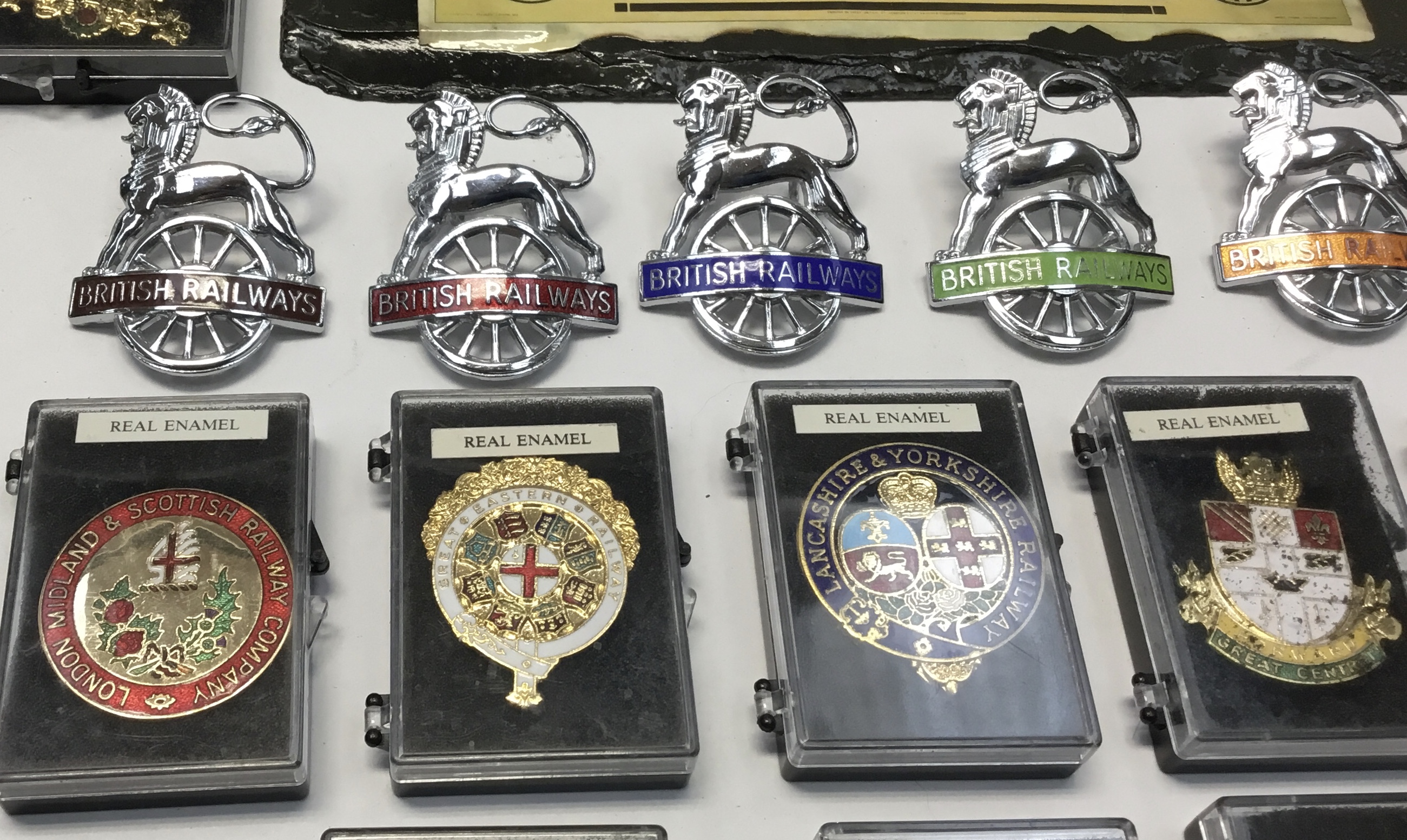 A selection of chromed and enamelled British Railways totem style cap badges, with different - Image 3 of 4