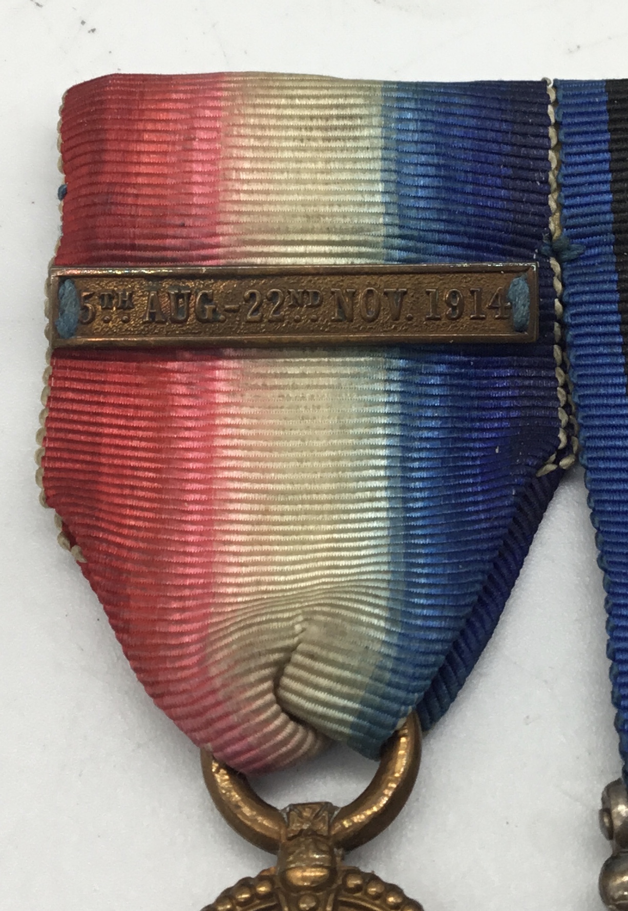 A WW1 1914 star trio, with sewn on clasp and silver war badge. Awarded to 2799 Dvr Edwin Arthur Fern - Image 3 of 6