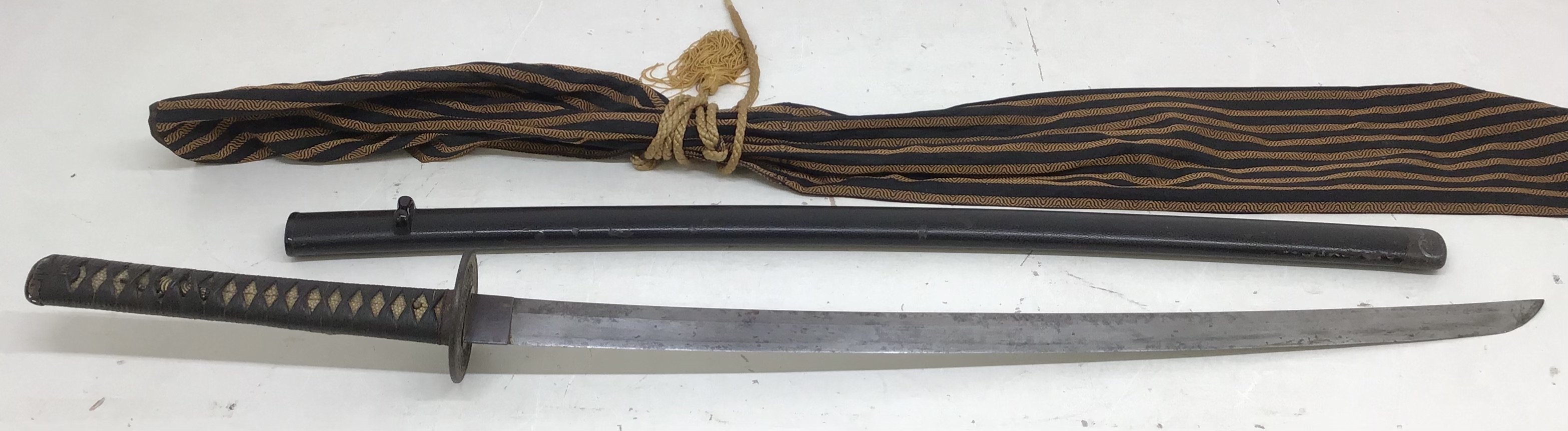 19th Century Japanese Katana Sword (blade could be older), Signature to tang, black lacquered - Image 2 of 21