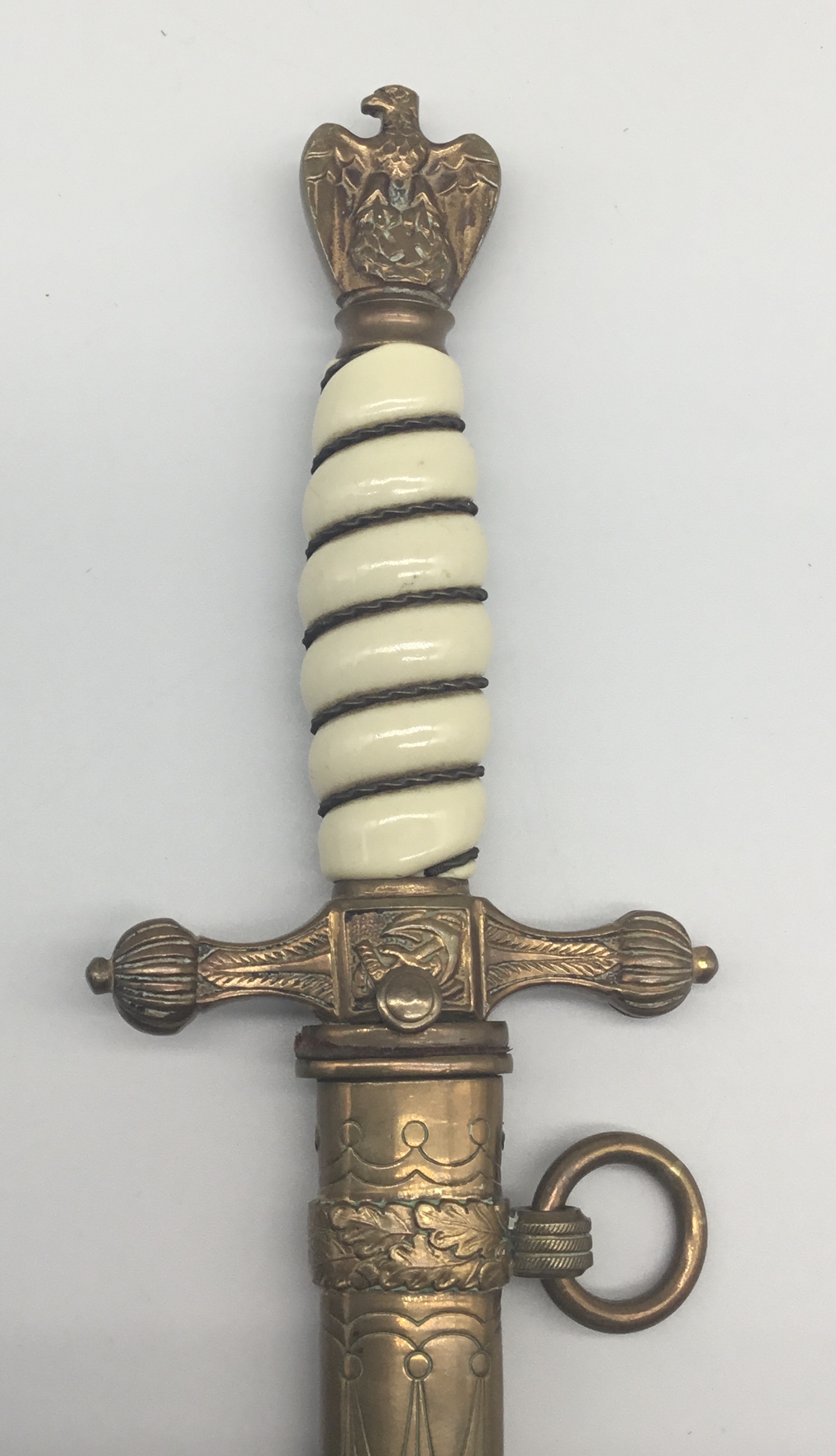 A WW2 German Kriegsmarine officer's dagger, by F.W.Holler, Solingen. Off white / ivory coloured - Image 2 of 7