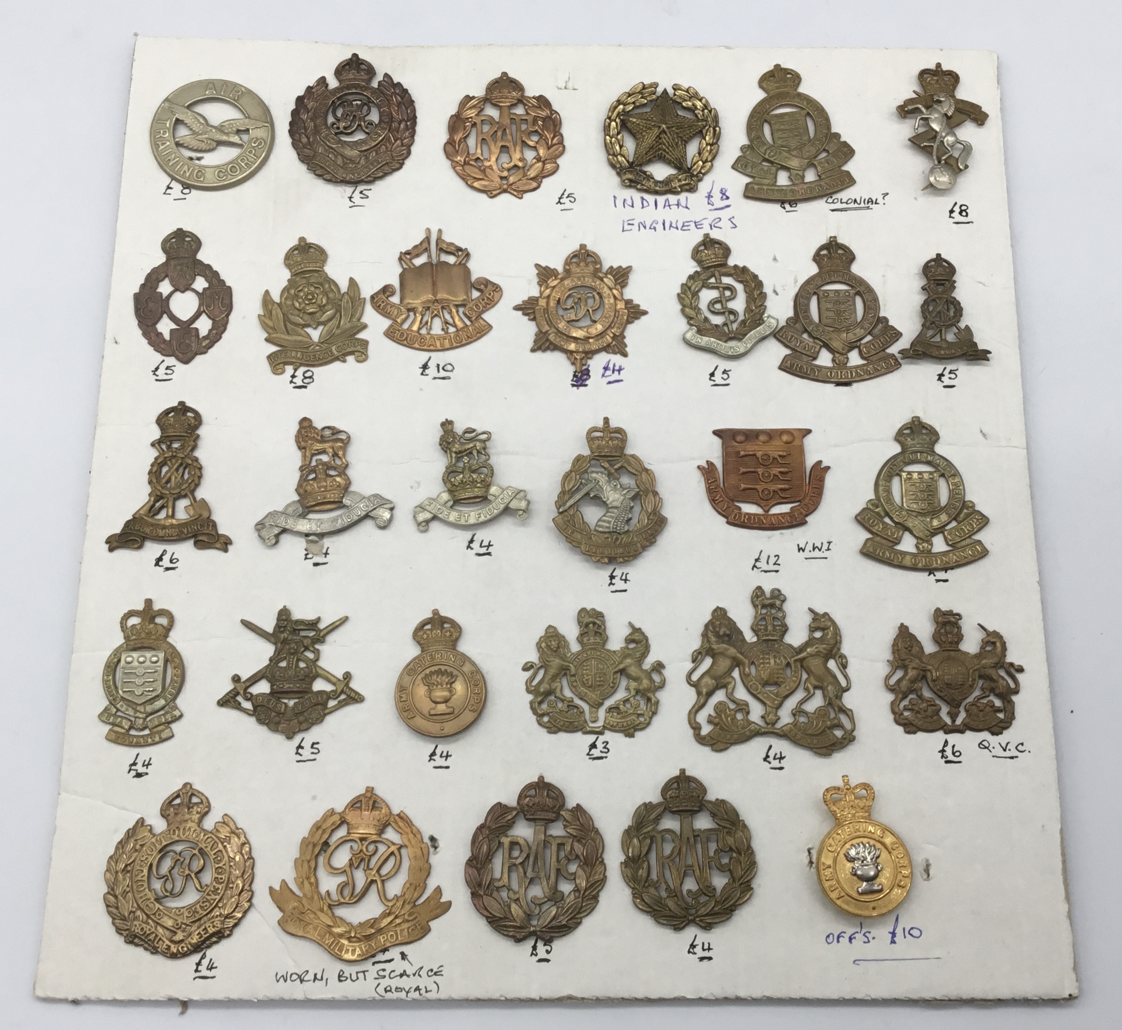 A good selection of vintage cap badges, for various regiments and corps. Including brass / gilding - Image 3 of 3