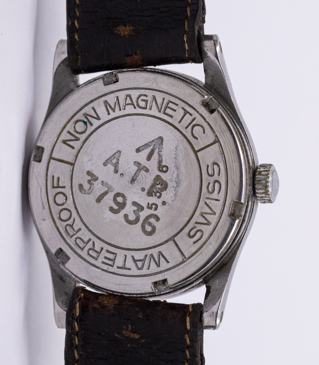 A Swiss gents ‘GMT’ 1940's 15 jewels GMT military wristwatch, comprising a signed silvered round - Image 5 of 6