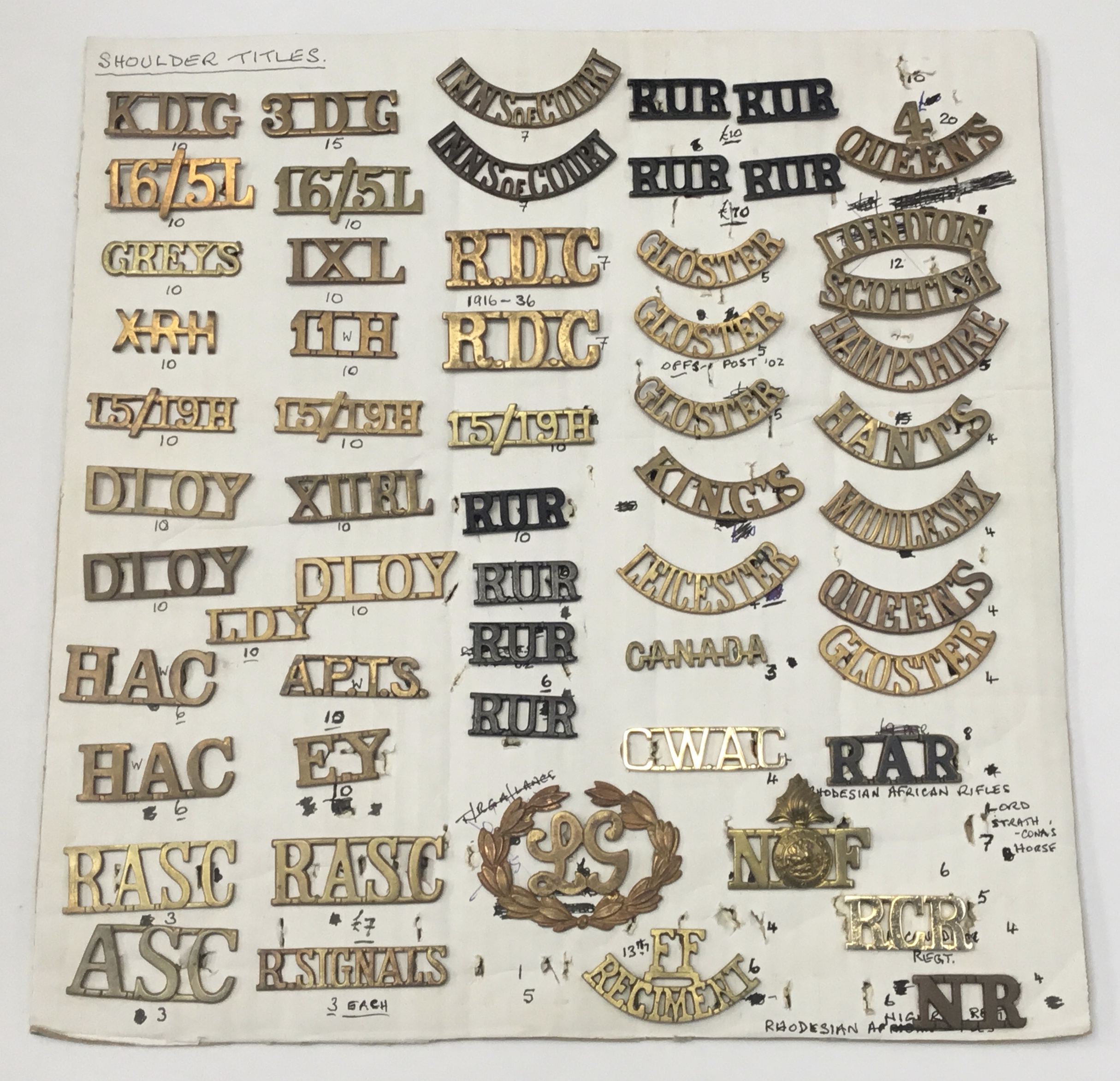 A selection of WW1 and later brass shoulder titles, with many cavalry and infantry regiments - Image 2 of 3