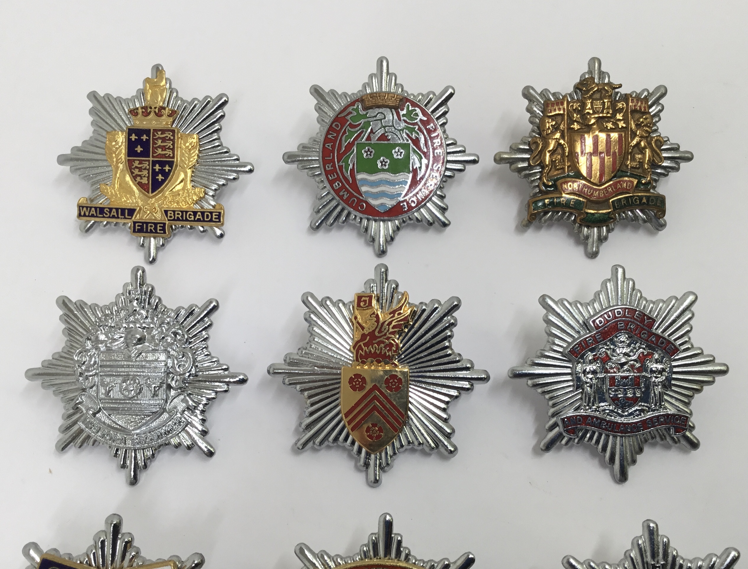A selection of vintage chromed and enamelled fire service cap badges. To include: Cumberland Fire - Image 2 of 4