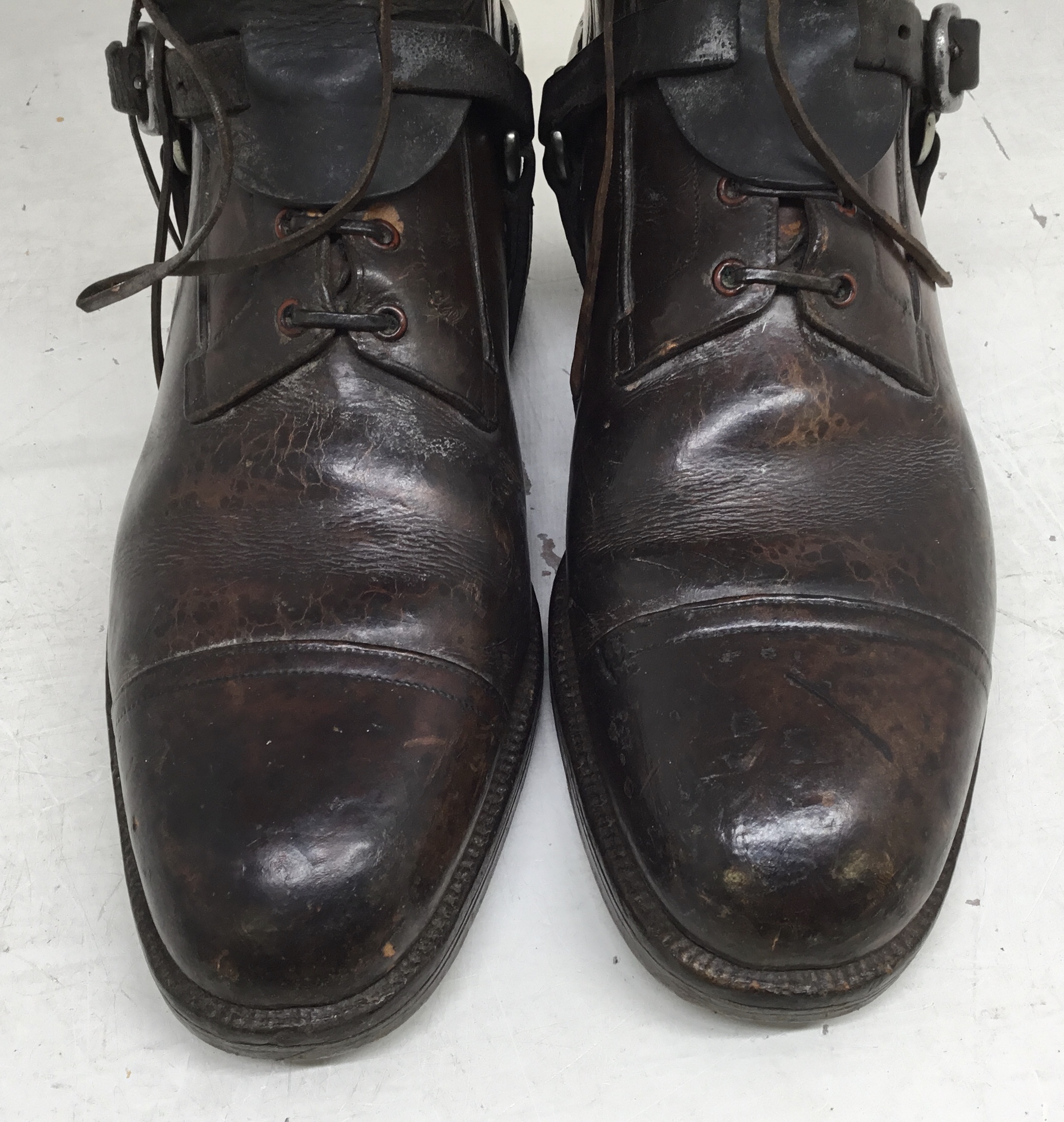 A fine quality pair of WW1 cavalry officers riding boots, by repute, once worn by the Canadian - Bild 6 aus 13