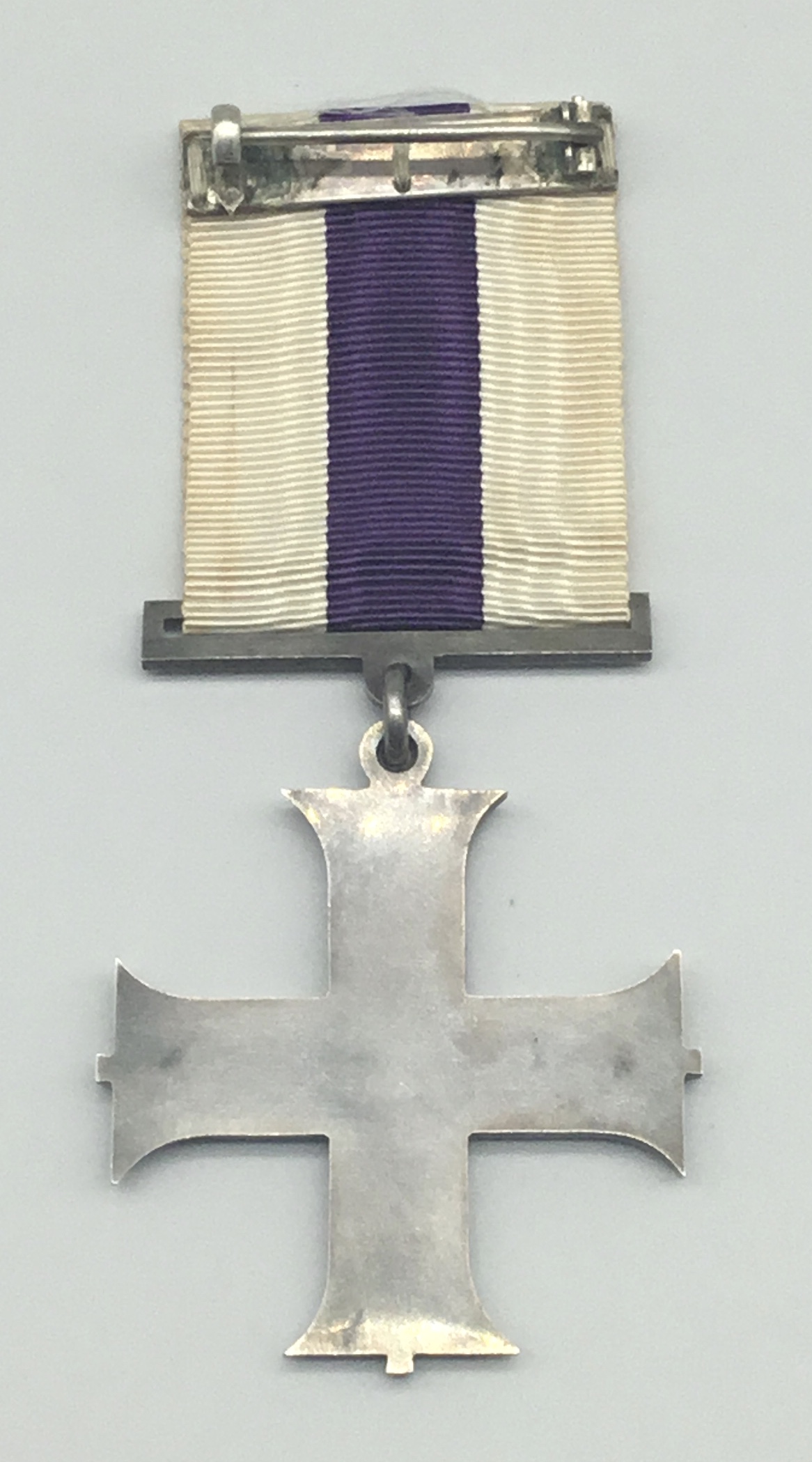 An original WW1 era Military Cross, complete with original fitted case. Unnamed as issued, with silk - Image 6 of 10