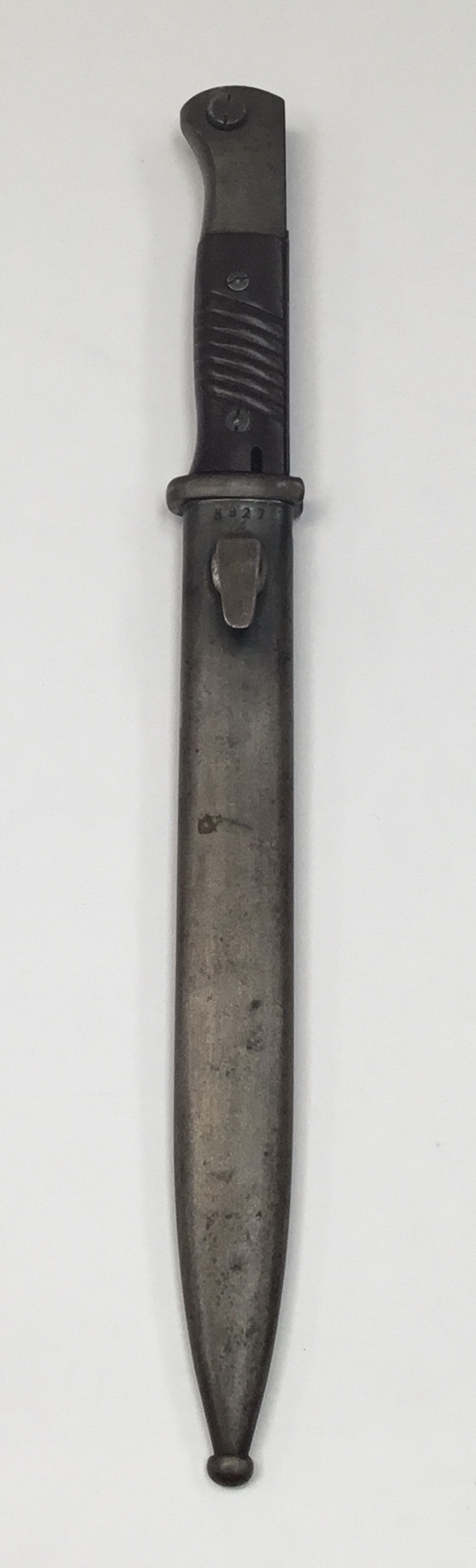 WW2 1943 dated K98 bayonet, with matched numbers to bayonet and scabbard. Of standard form, with - Image 6 of 8