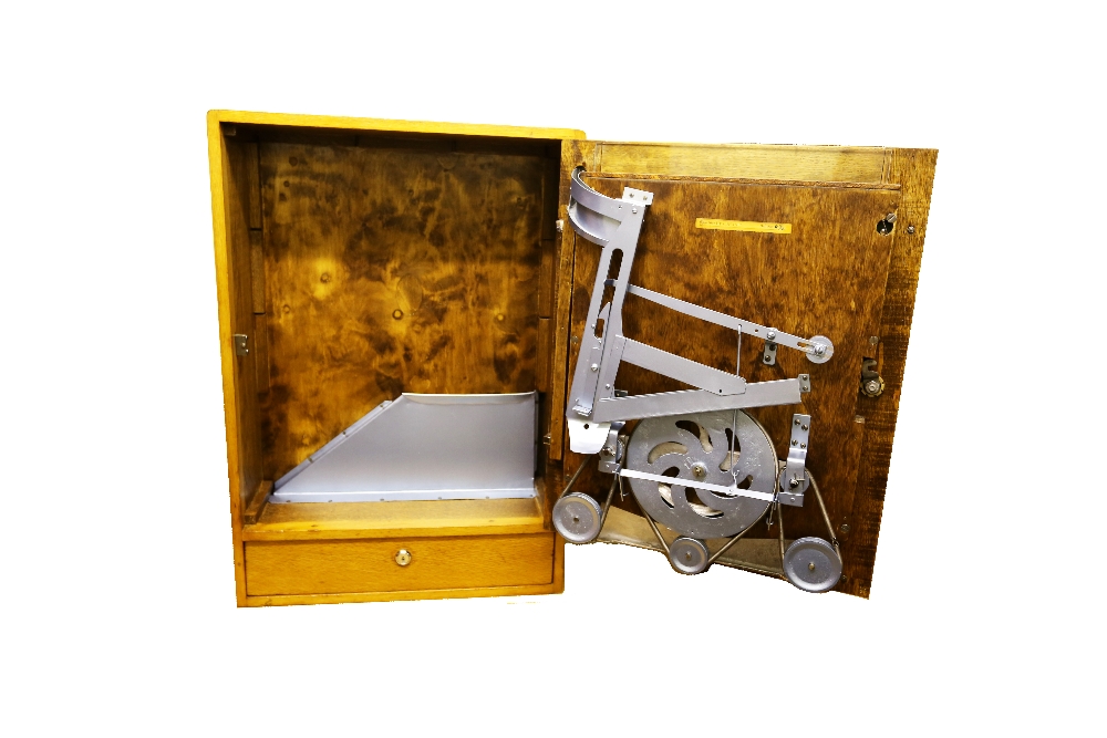 Bryans Works Worl Borl 2 Player Baseball Machine 1953. The Bryans Worl Borl is a compact machine - Image 5 of 6