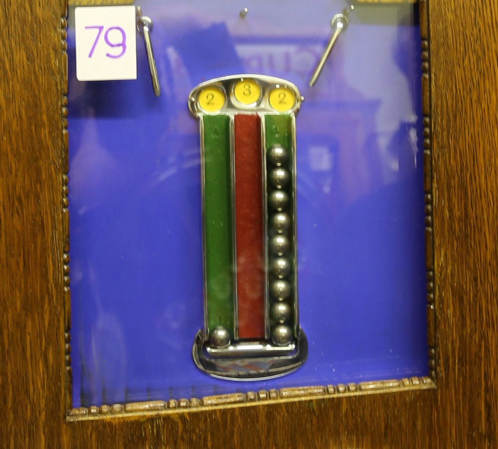 Bryans Works Rippler Skill Machine 1934. In this game, ten balls would fall from the top of the - Bild 3 aus 7