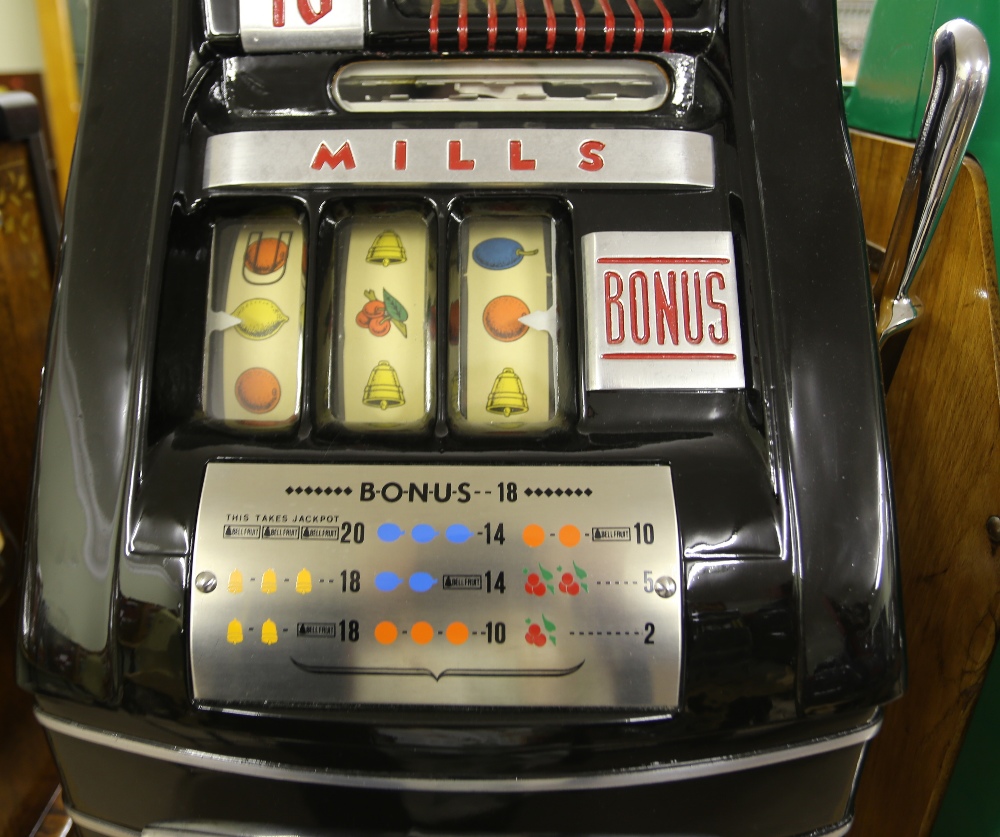 Mills Bell-o-Matic Bonus Hightop 1948 One Arm Bandit. The Bonus is another machine in the - Image 2 of 6