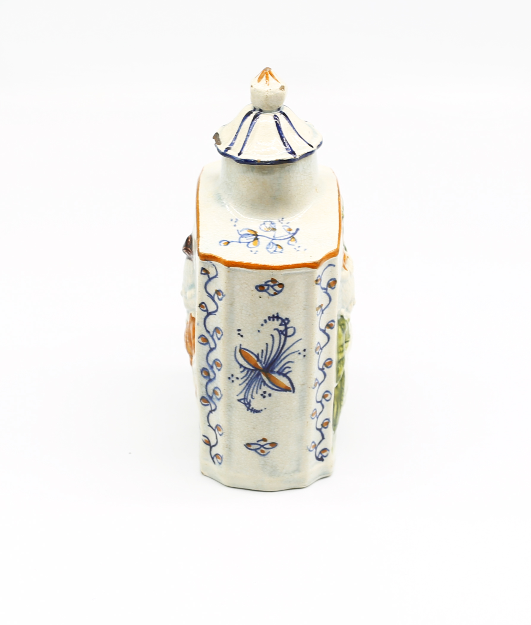 A Prattware tea caddy and cover with ‘macaroni ‘ figures moulded to the body. Decorated in green, - Image 2 of 8