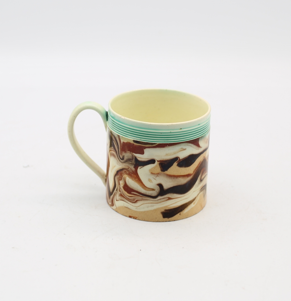 A small creamware cylindrical coffee can, with coloured marbled decoration, with a green ribbed band - Image 3 of 7