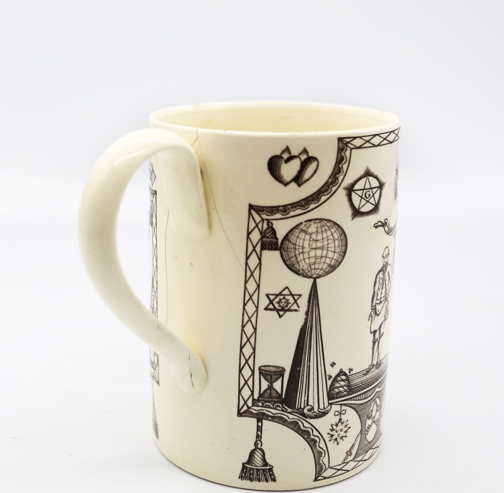 A small Leeds creamware mug with Masonic engravings.  Circa 1780-1800. Size 9.5cm high  Condition. - Bild 8 aus 14