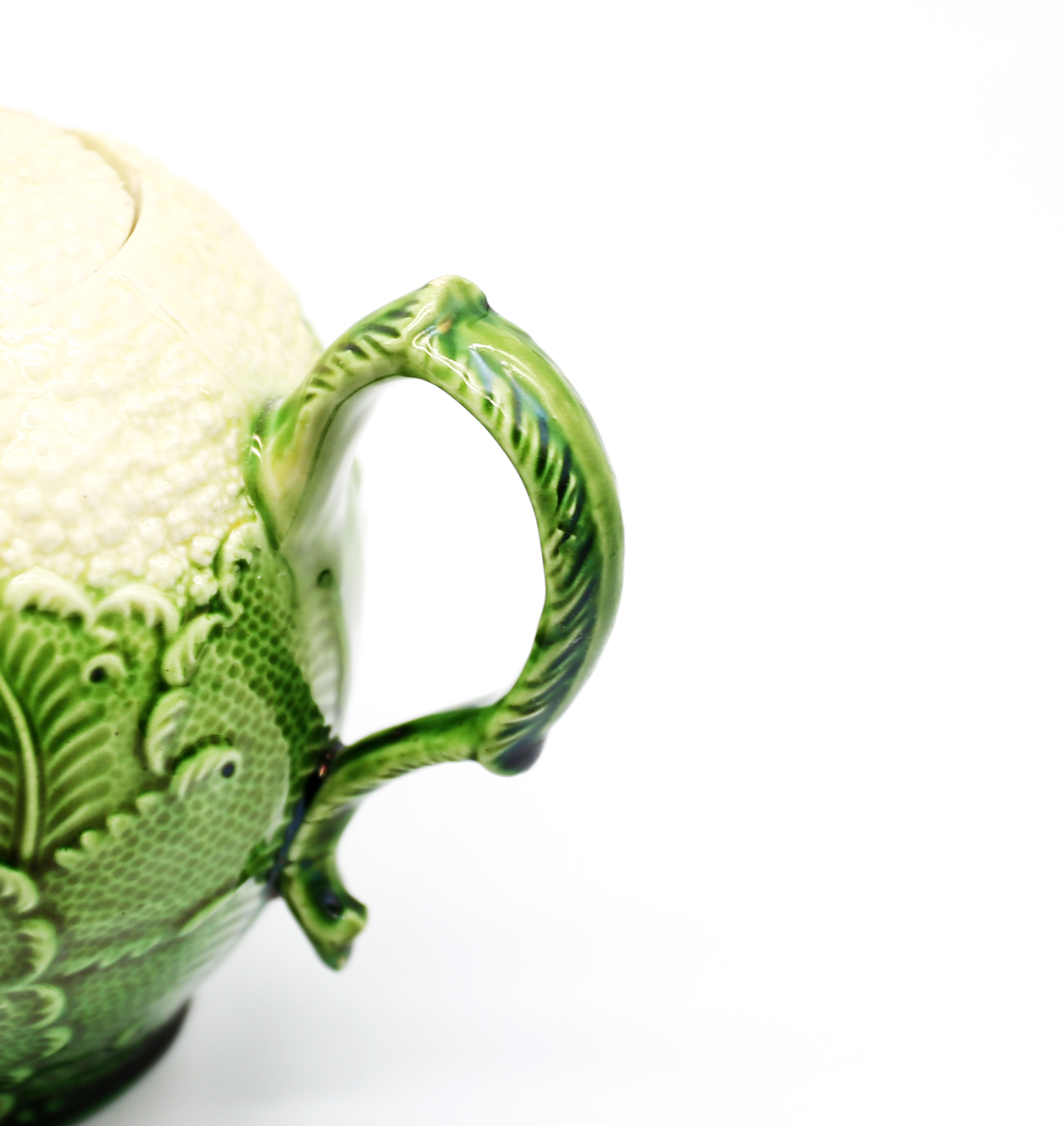 A Wedgwood 18th century creamware ‘Cauliflower’ teapot and cover. Moulded as a cauliflower decorated - Image 8 of 16