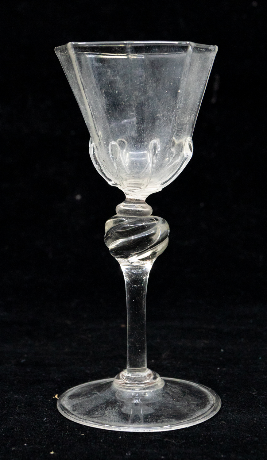 A late 18th Century/early 19th Century clear glass decanter with ribbed neck and original stopper - Image 4 of 4